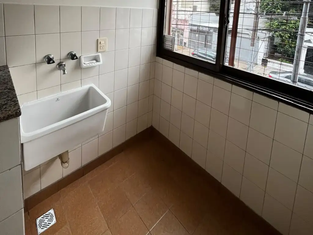 Foto de DPTO 2 AMB. AL FRENTE con patio - OPCIONAL COCHERA, imagen 2
