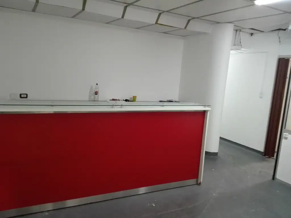 Foto de Piso Unico de oficinas 424m2, 2 salones y 11 despachos, 3 baños, imagen 4
