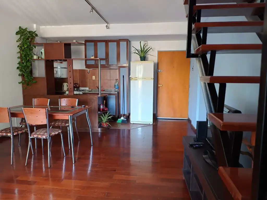 Foto de 2 AMB DUPLEX FTE BCON OR ESTE 50 MTS EXCELENTE ESTADO BAÑO EN SUITE, imagen 1