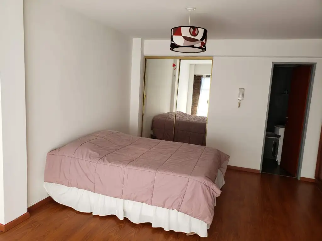 Foto de 2 AMB DUPLEX FTE BCON OR ESTE 50 MTS EXCELENTE ESTADO BAÑO EN SUITE, imagen 4