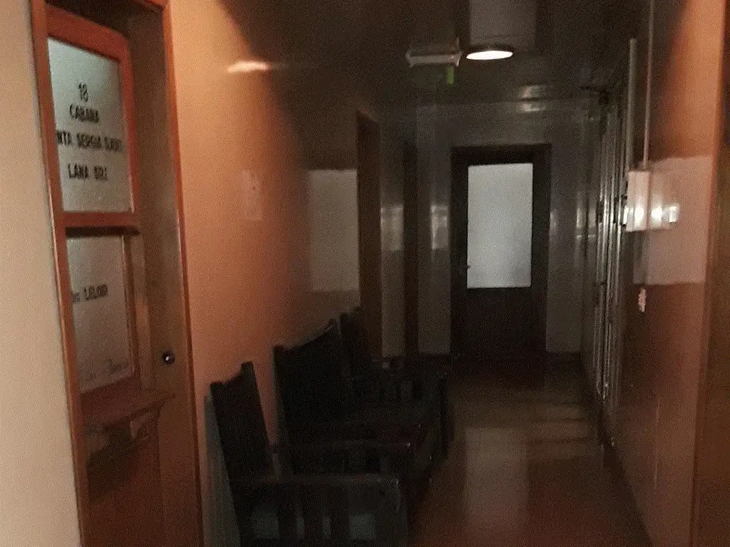 Foto de OFICINA AV.CORRIENTES Y RECONQ. ESCRITORIO Y BAULERA TERRAZA, imagen 3