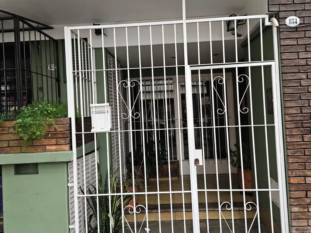 Foto de Departamento de 2 ambientes en excelente ubicación – Oportunidad, imagen 1