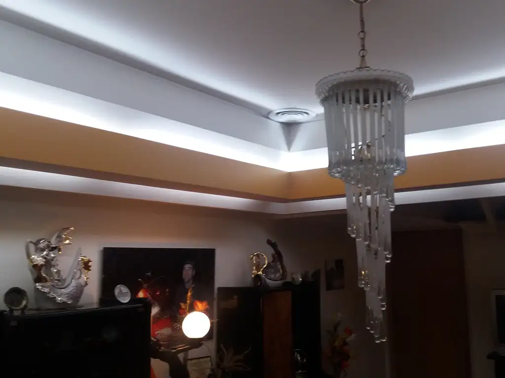 Foto de EXCELENTE CASA 6 AMBIENTES +DEPENDENCIA EN V. LUGANO, imagen 3