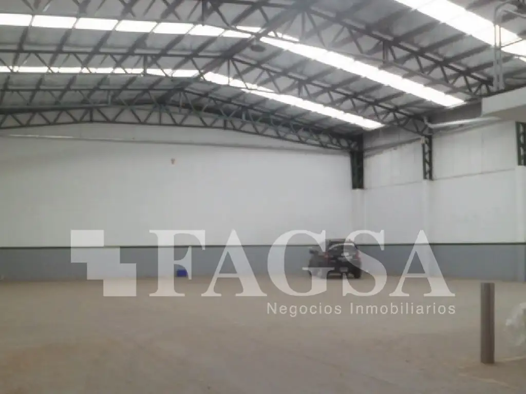 Foto de EXCELENTE GALPON 650M2 CON OFICINAS ZONA INDUSTRIAL, imagen 2
