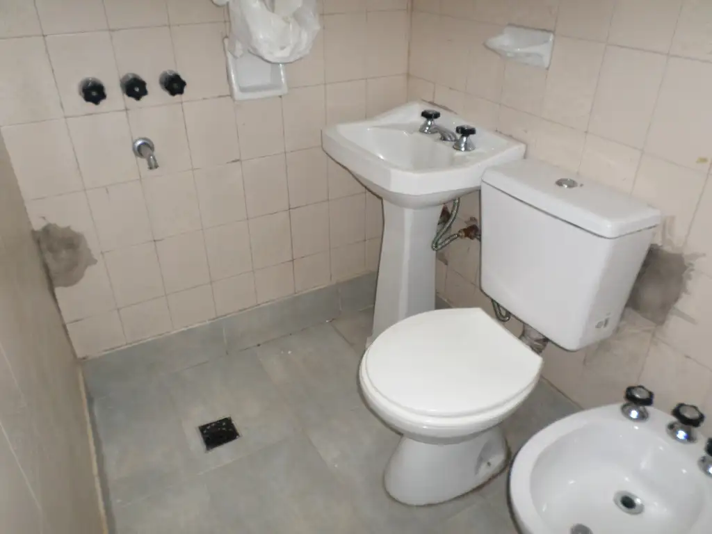 Foto de EXCELENTE UBICACIÓN - MUNRO 1er. PISO POR ESCALERA, imagen 2