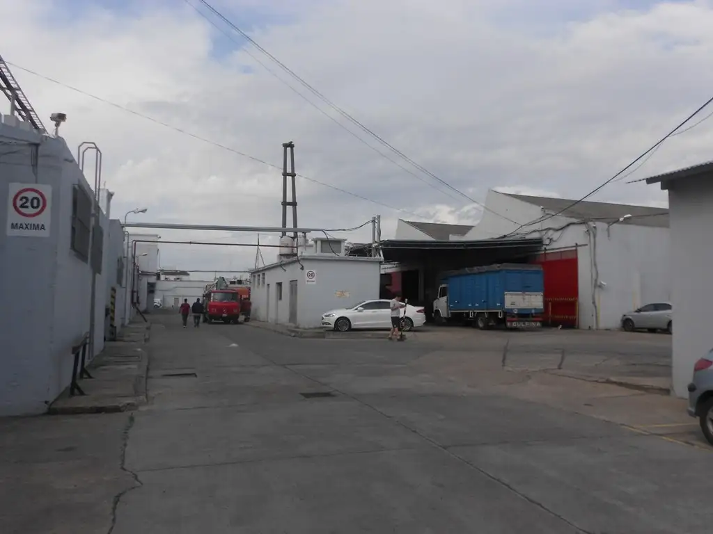 Foto de GALPONES EN ALQUILER * EN PREDIO INDUSTRIAL * 750 m2, imagen 4