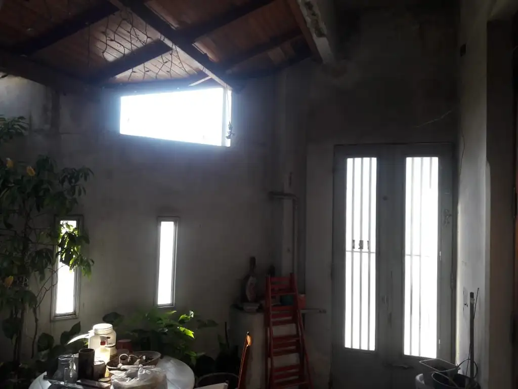 Foto de NUEVO VALOR!! CASA APTA PARA 2 FAMILIAS // 4 DORMITORIOS // 2 COCINAS Y, imagen 4