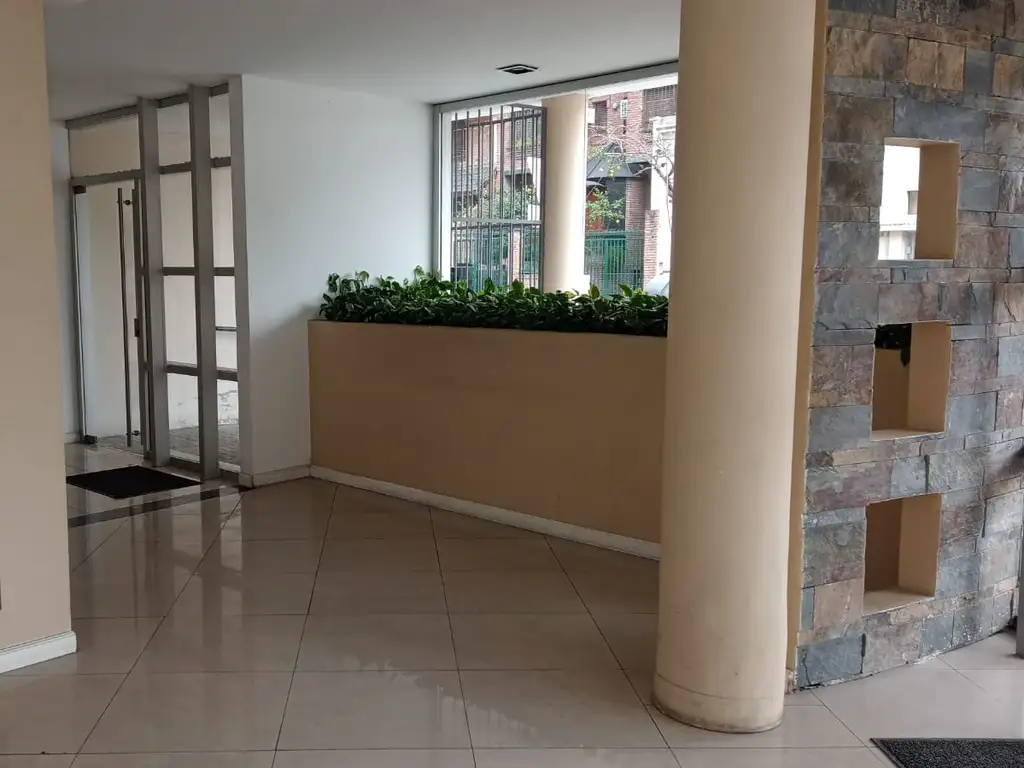 Foto de Frente a Parque Chacabuco, 2 amb con balcón aterrazado - dormitorio en, imagen 1