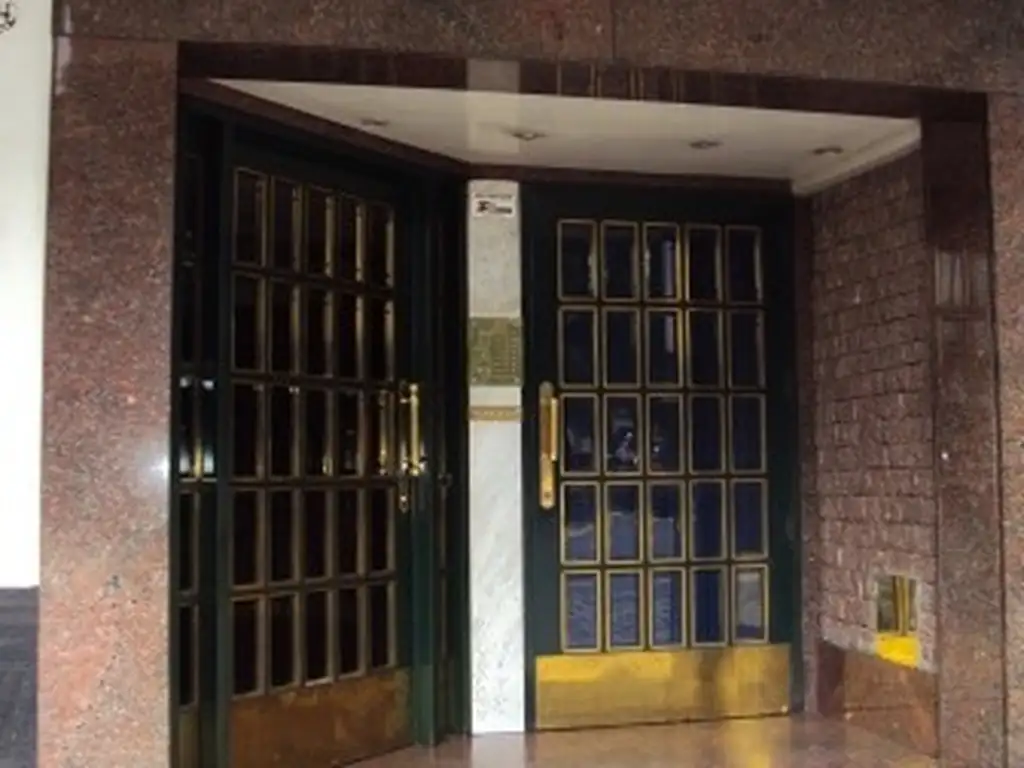 Foto de 2 AMBIENTES CHICOS LATERAL CON BALCÓN, IMPEC. ESTADO, EXCEL. UBICACIÓN, imagen 1