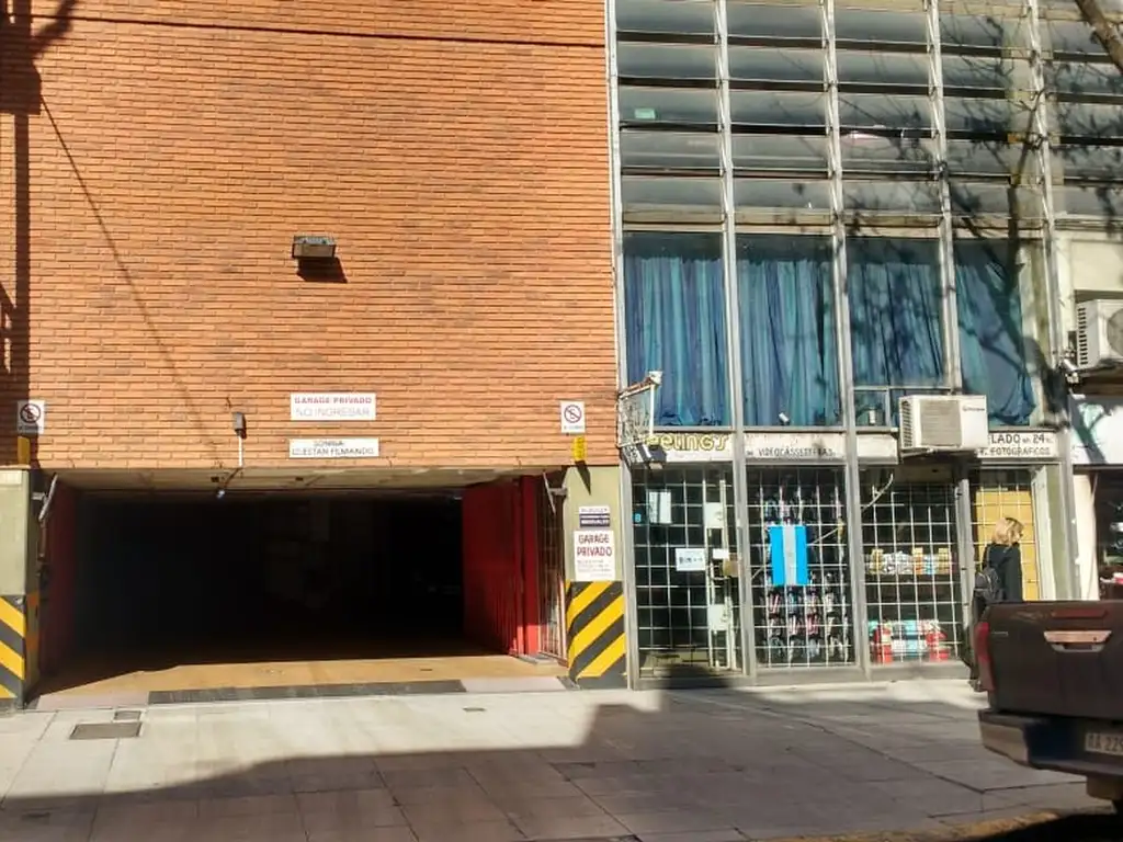 Foto de Cochera fija a dos cuadras Estación Belgrano "R"., imagen 1