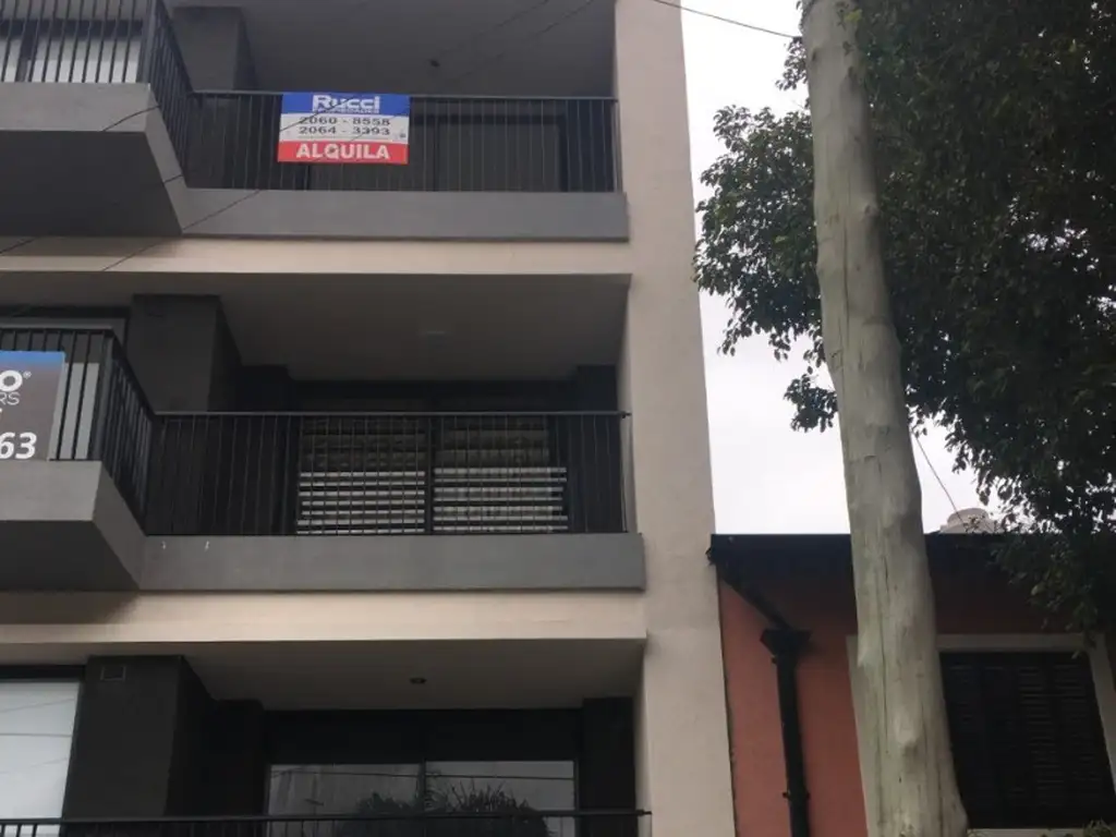 Foto de MONOAMB. 3 º PISO AL FRENTE LUMINOSO 6 AÑOS DE ANTIGUEDAD, imagen 2