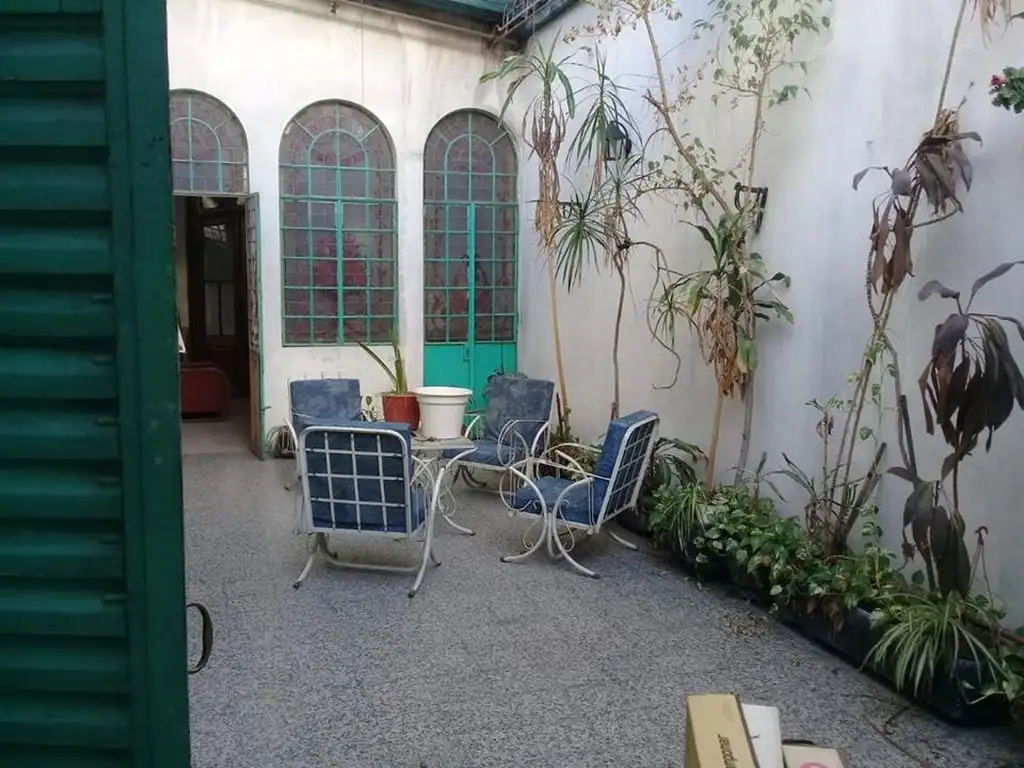 Foto de Casa con patios y terraza sobre lote 8,66 x 29 aprox, imagen 2