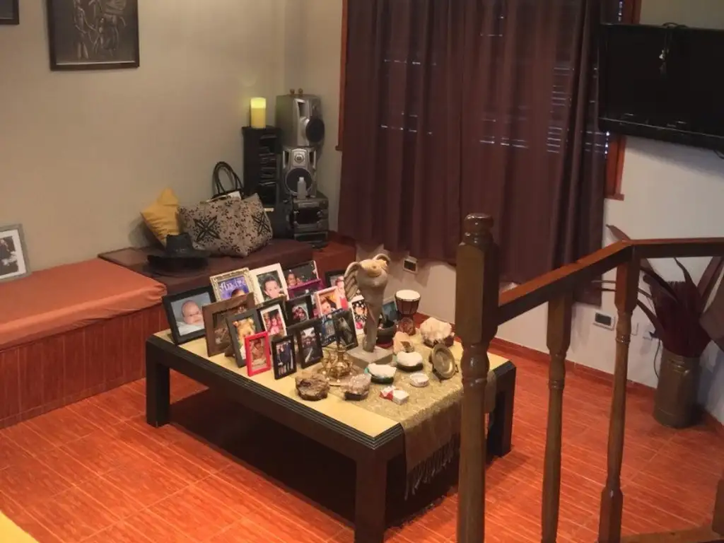 Foto de casa 5 amb.con garage pasante, pque, pileta riñon, TOMA PROPIEDAD EN, imagen 2