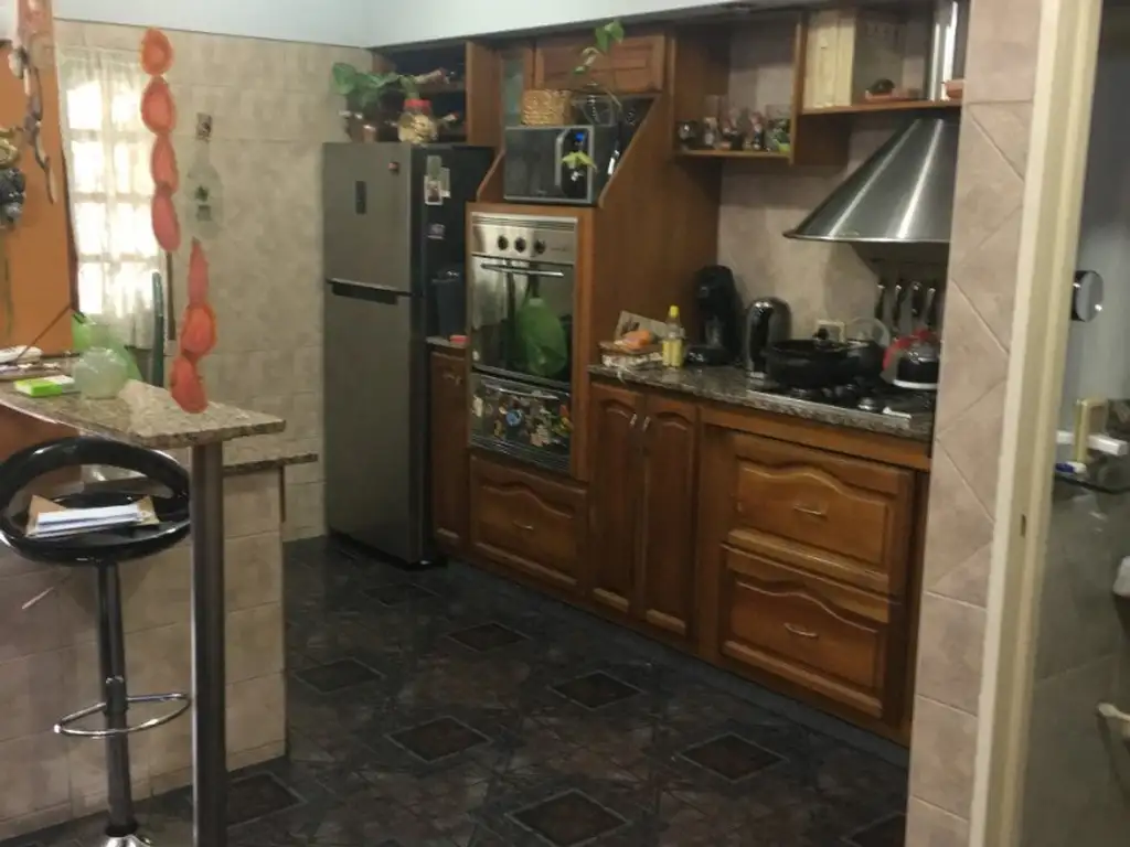 Foto de casa 5 amb.con garage pasante, pque, pileta riñon, TOMA PROPIEDAD EN, imagen 4
