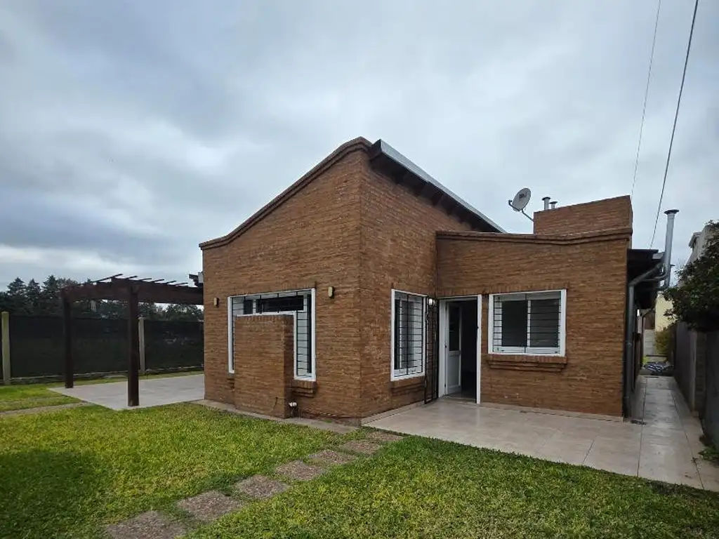 Foto de CASA DE DOS DORMITORIOS CON PISCINA- FUNES- ROLDAN, imagen 5