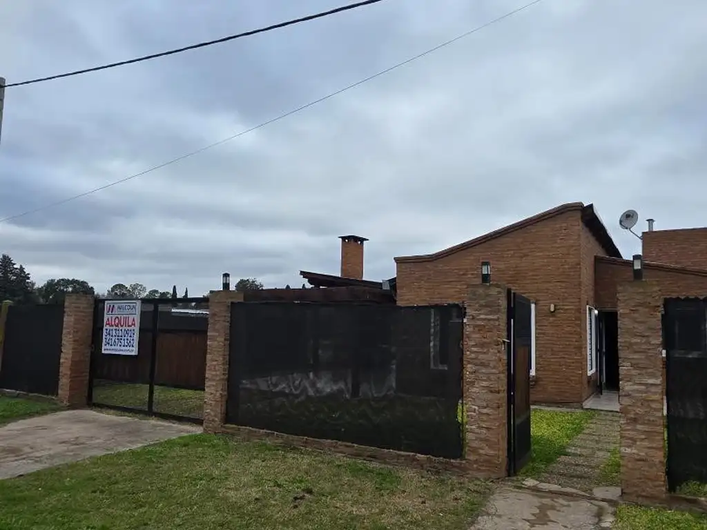 Foto de CASA DE DOS DORMITORIOS CON PISCINA- FUNES- ROLDAN, imagen 2