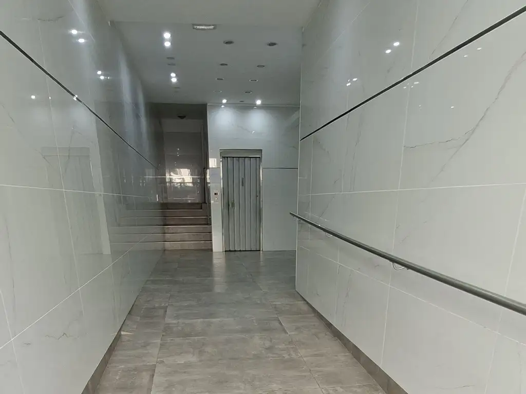 Foto de Hermoso Semi piso 3 amb contrafrente, imagen 2