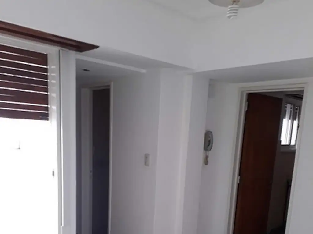 Foto de DEPARTAMENTO CENTRICO 2 AMBIENTES CON OPCION A COCHERA, imagen 2