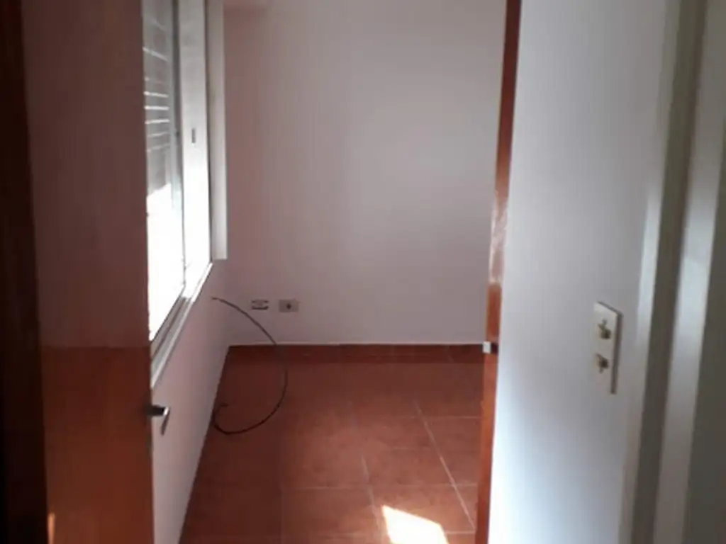 Foto de DEPARTAMENTO CENTRICO 2 AMBIENTES CON OPCION A COCHERA, imagen 4