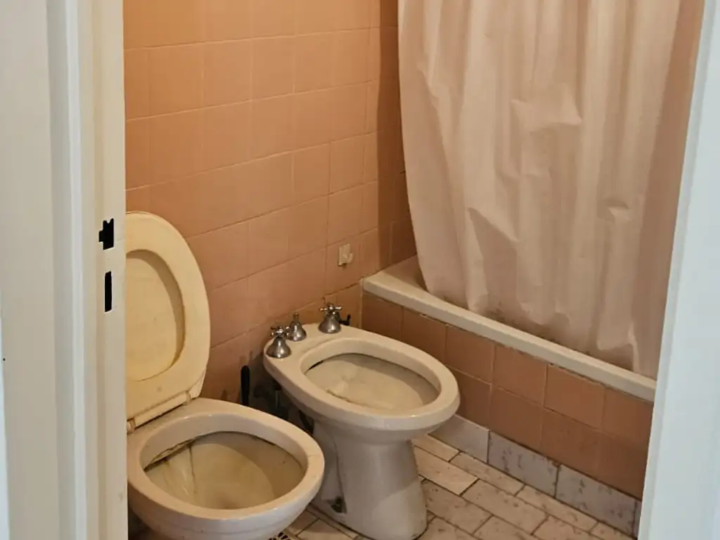 Foto de 1 AMB. BAÑO COCINA COMPLETO MTS. SUBTE, imagen 2