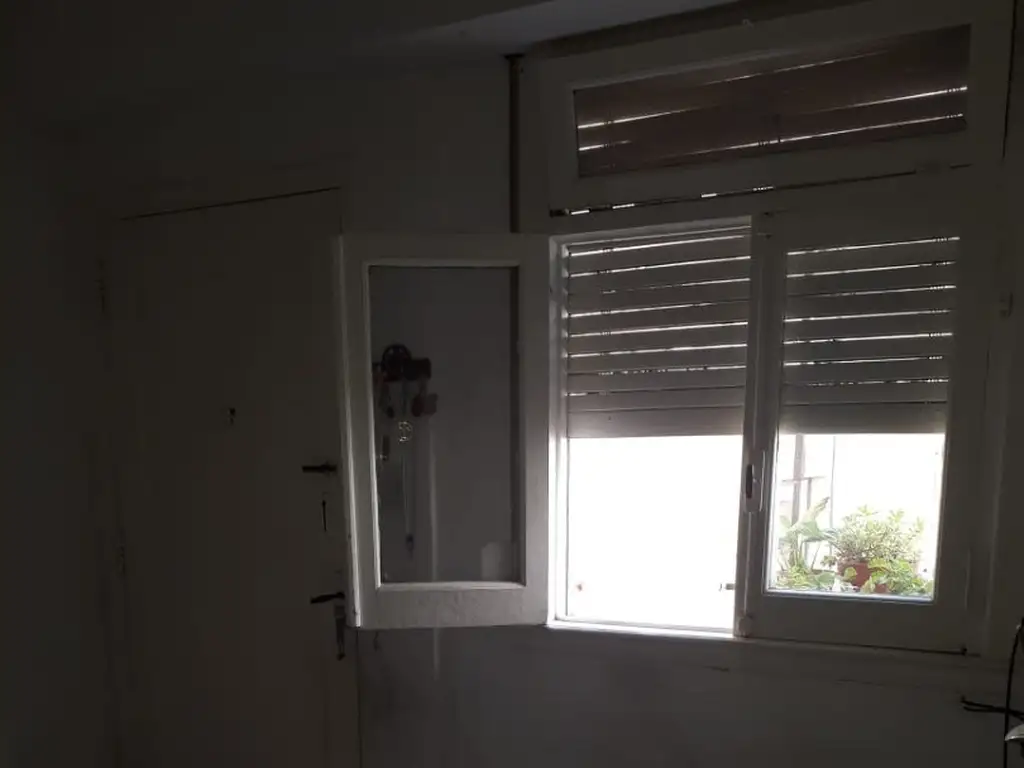 Foto de IMPERDIBLE PH 2 AMB. EN 1°PISO POR ESCALERA SOBRE AV. BEIRO A METROS DE, imagen 4