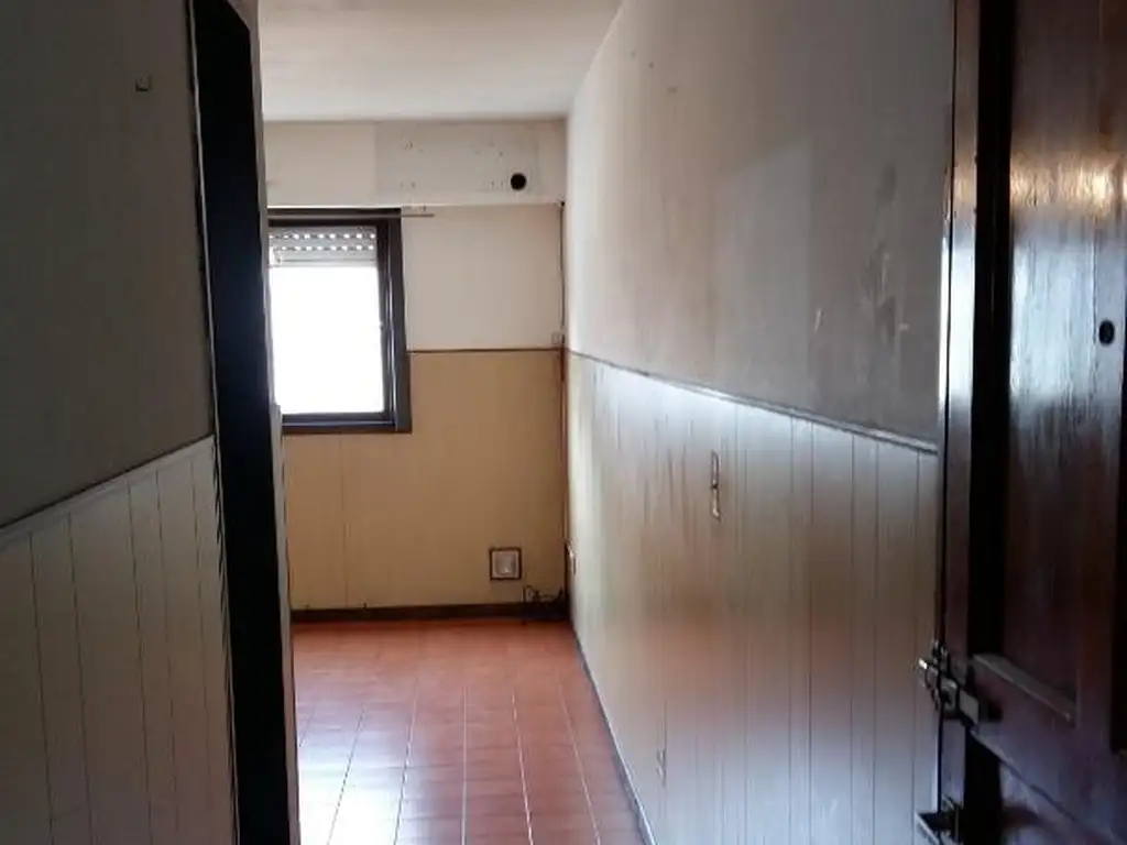 Foto de Depto. 3 ambientes, primer piso por escalera, imagen 1