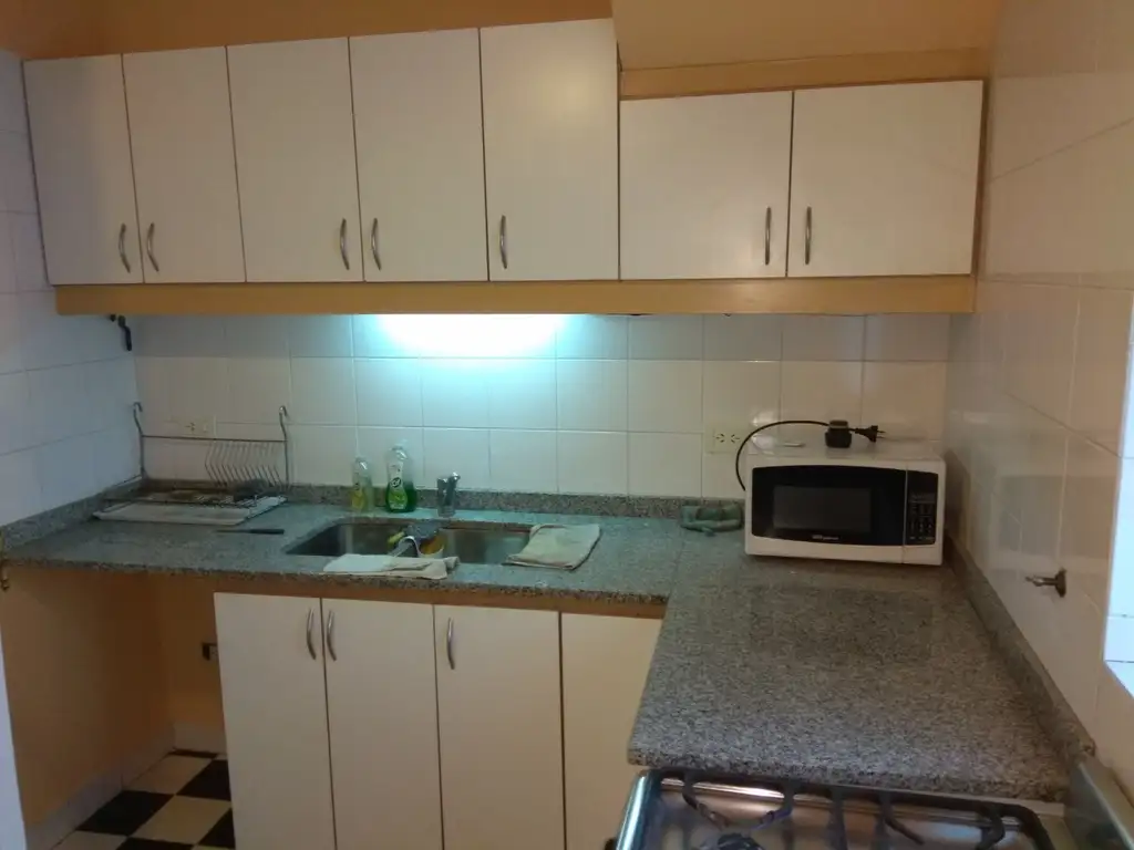 Foto de Piso de 4 amb.c/balcón terraza con renta por alquiler, bajas expensas., imagen 5