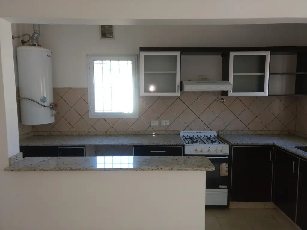 Foto de departamento en alquiler permanente en muy buen estado para 2 personas, imagen 2