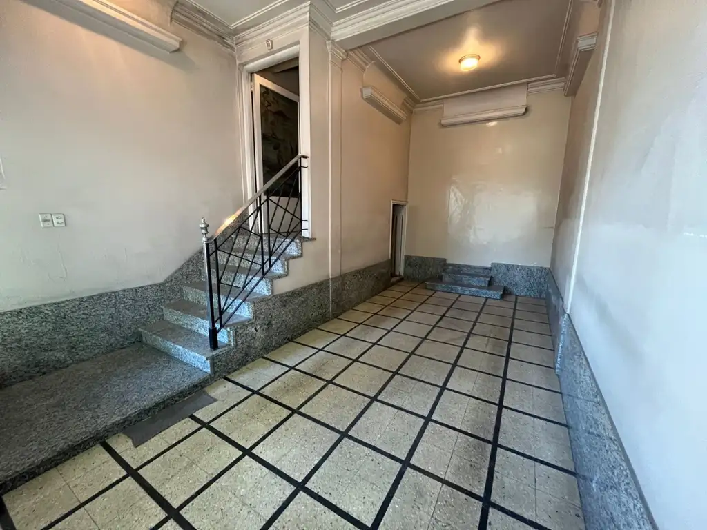 Foto de Amplio PH de 4 Ambientes con Balcón, Garage y Terraza Propia, imagen 1