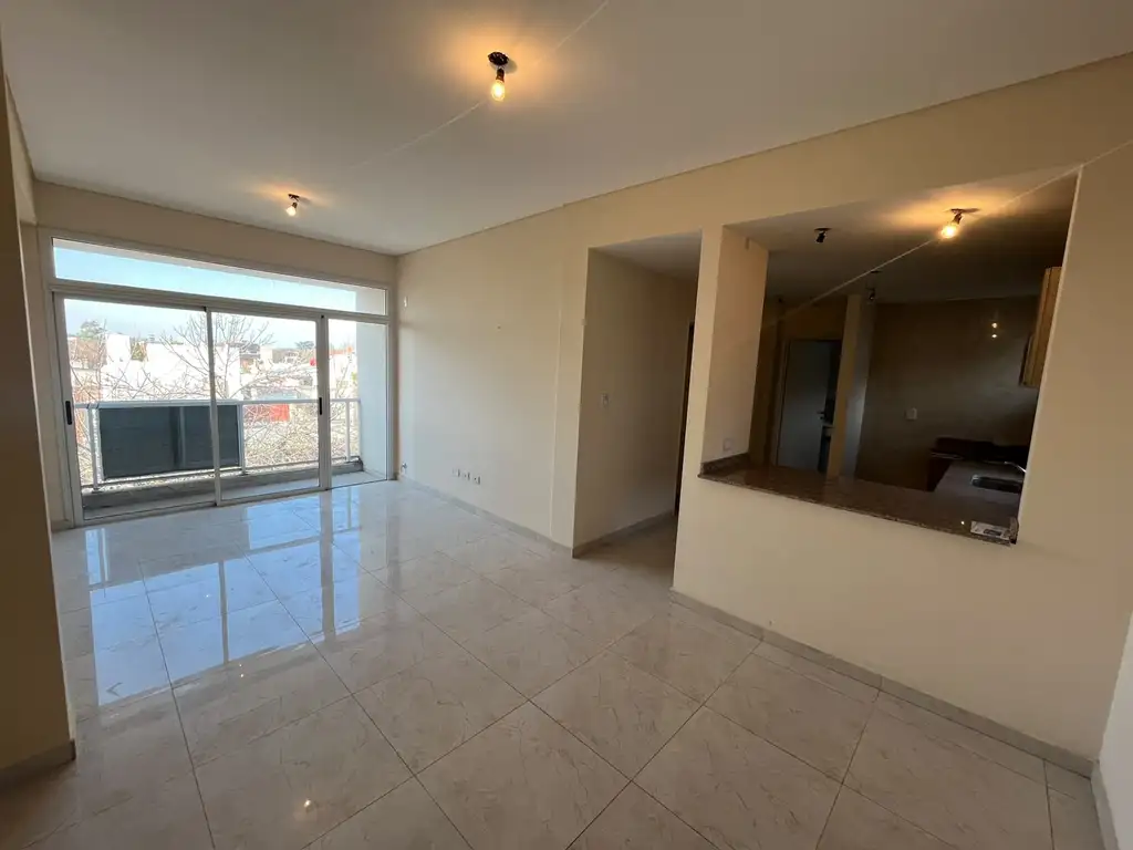 Foto de Depto 3 amb. c/ coch. ACEPTA PERMUTA - VENTA, imagen 1