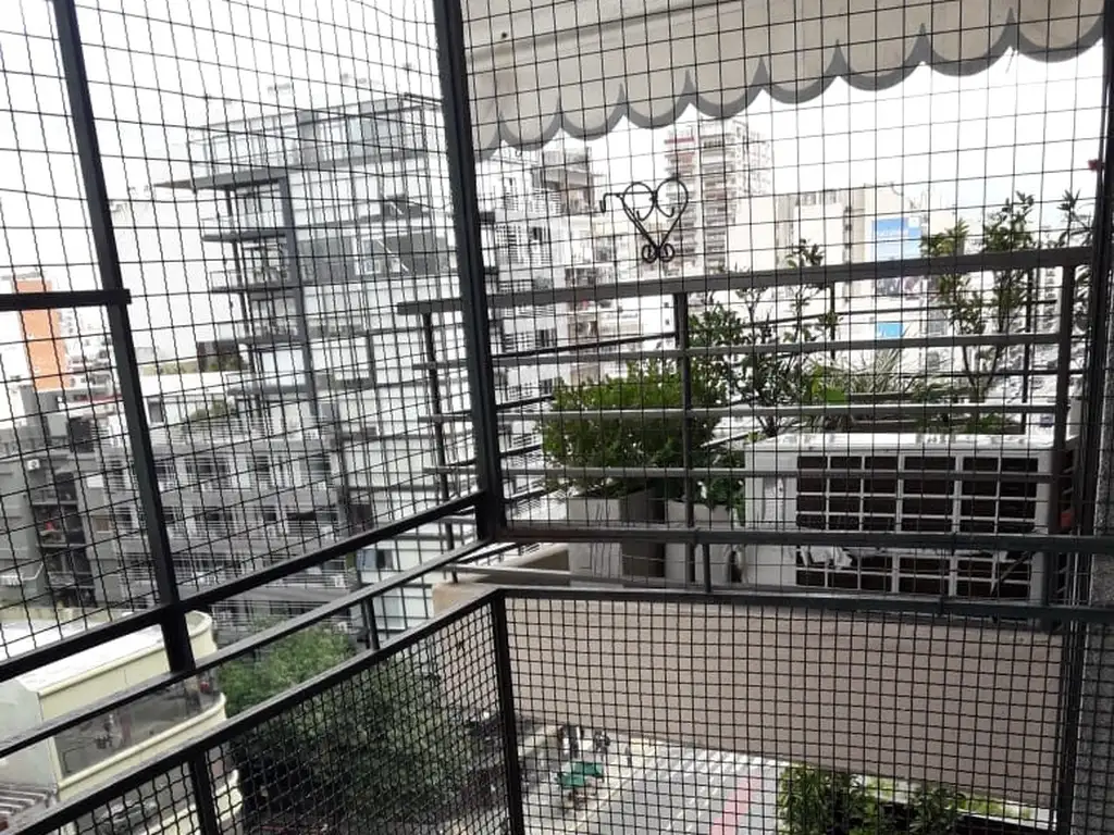 Foto de 4 AMBIENTES CON DEPENDENCIA AL FRENTE S/AVDA COCHERA Y BAULERA, imagen 1