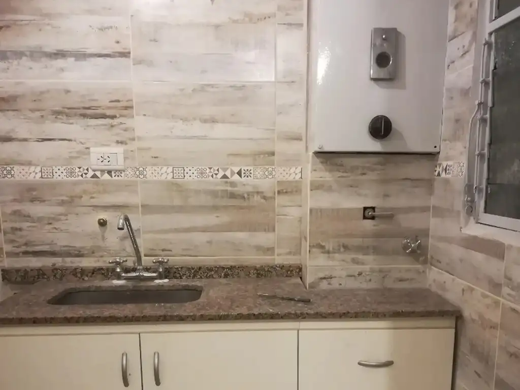 Foto de HERMOSO DEPARTAMENTO DE UN AMBIENTE. LUMINOSO Ideal inversor, Venta con, imagen 1