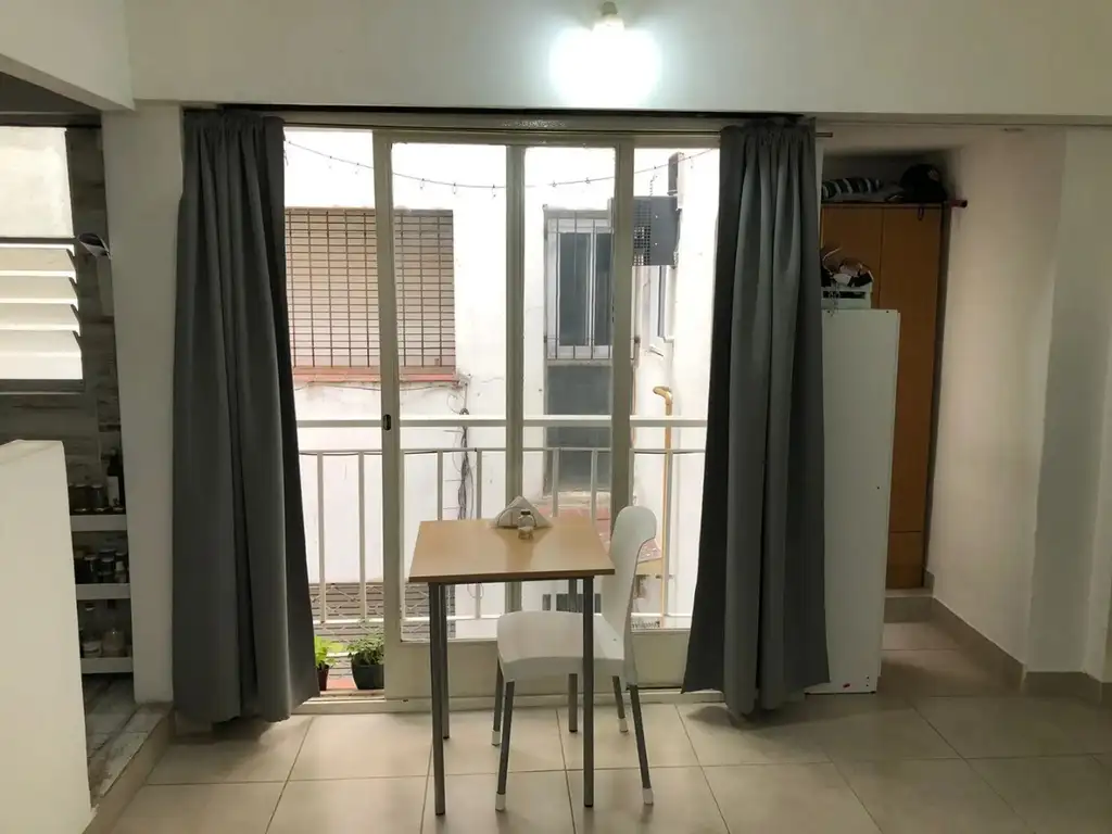 Foto de HERMOSO DEPARTAMENTO DE UN AMBIENTE. LUMINOSO Ideal inversor, Venta con, imagen 4