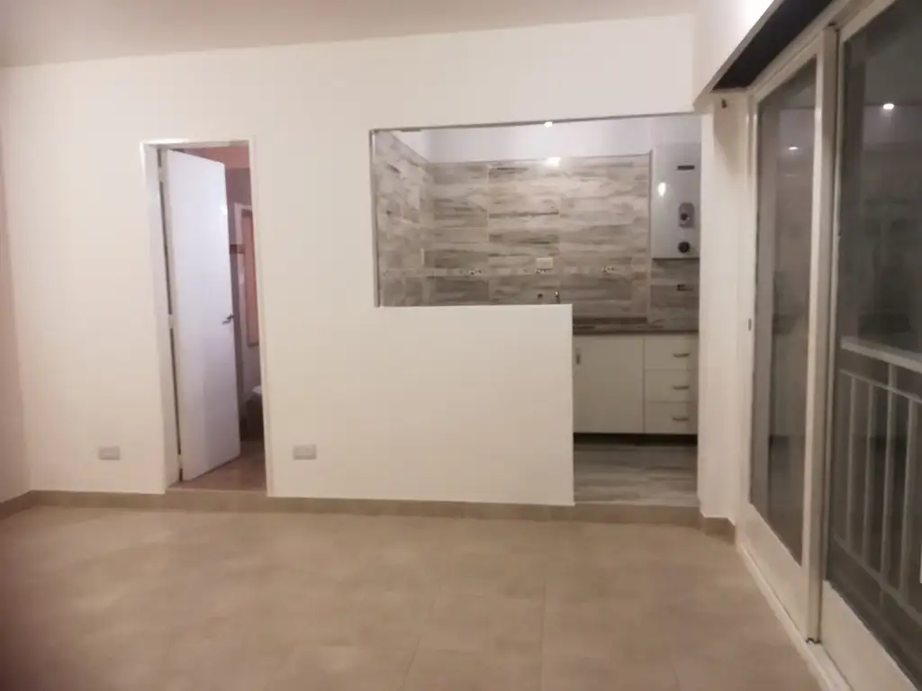 Foto de HERMOSO DEPARTAMENTO DE UN AMBIENTE. LUMINOSO Ideal inversor, Venta con, imagen 3