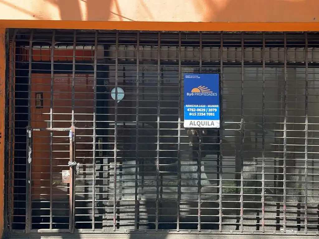 Foto de LOCAL SOBRE AV. UGARTE 34M2, imagen 1