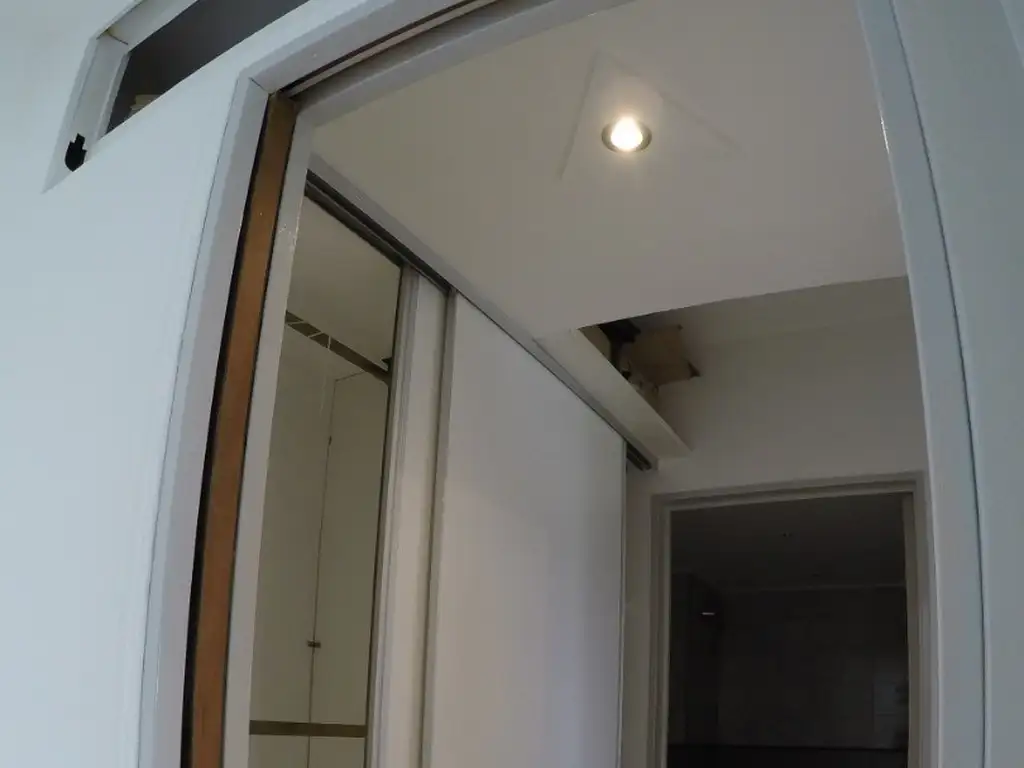 Foto de Hermoso Departamento de 2 amb. Amplio y luminoso. Excelente Vista!!!, imagen 5