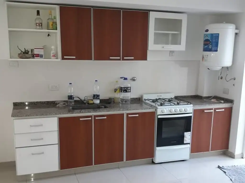 Foto de Excelente depto. de 2 amb. con balcón y patio, imagen 1