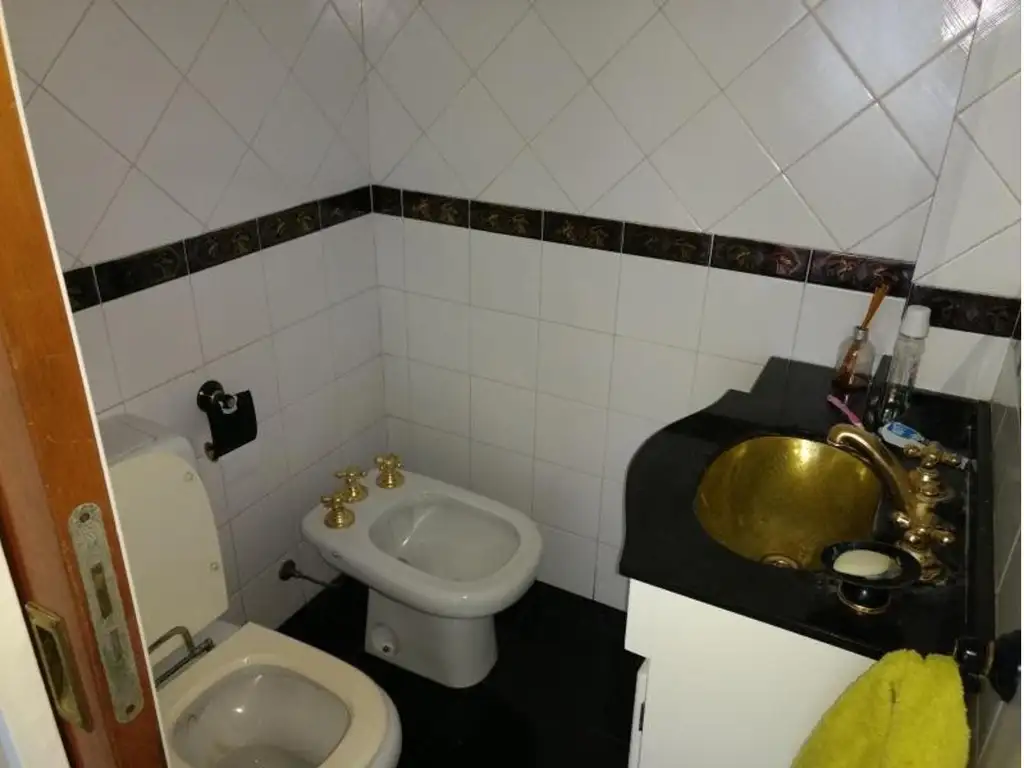 Foto de NUEVO VALOR !!!!!! T/C 5 AMBIENTES GARAGE PATIO, PARRILLA, , DORMITORIO, imagen 3