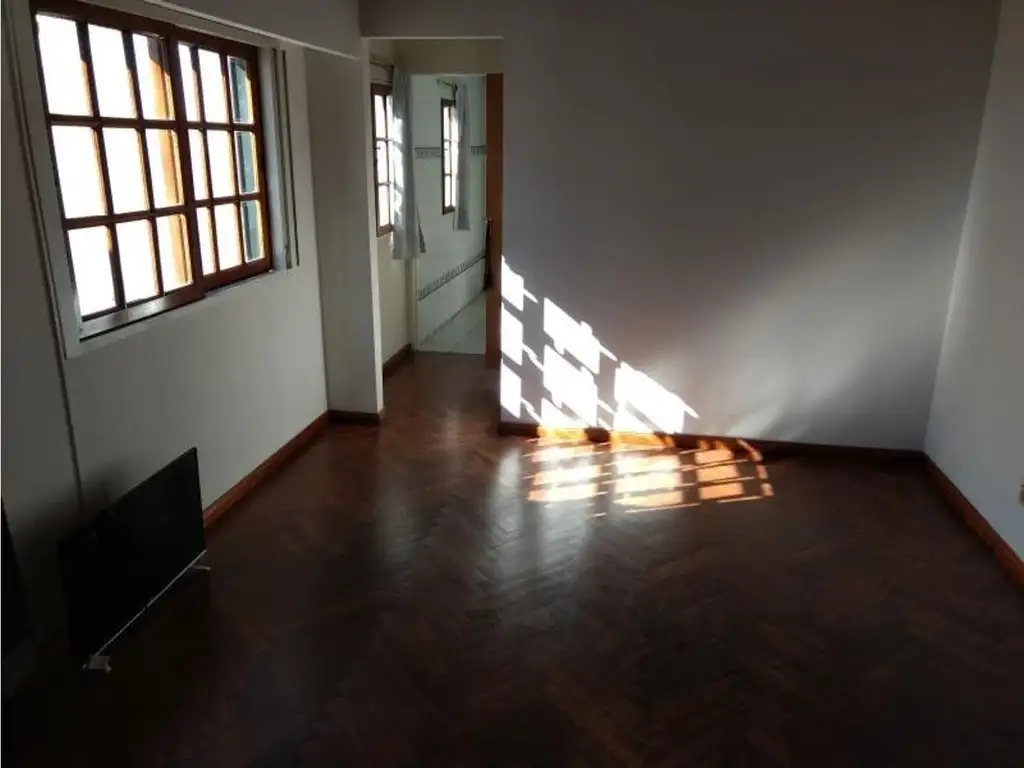 Foto de NUEVO VALOR !!!!!! T/C 5 AMBIENTES GARAGE PATIO, PARRILLA, , DORMITORIO, imagen 4