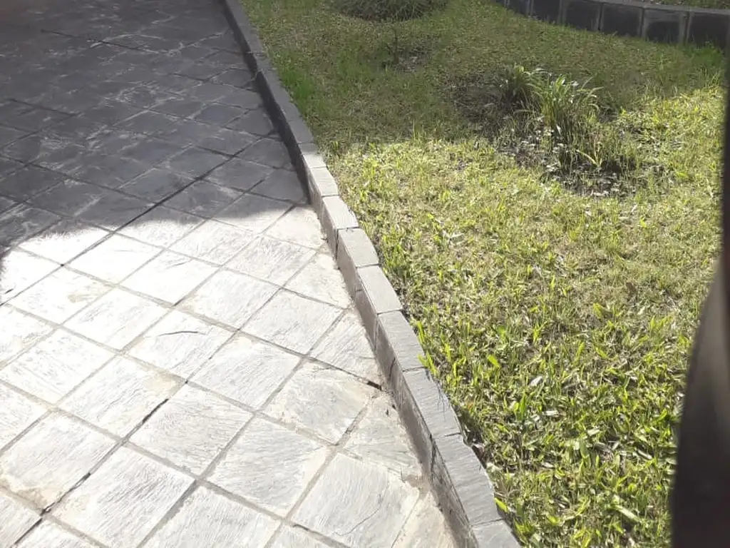 Foto de Exc. Casa 3 amb. en P.B - VENTA, imagen 1