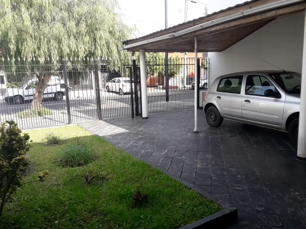 Foto de Exc. Casa 3 amb. en P.B - VENTA, imagen 3