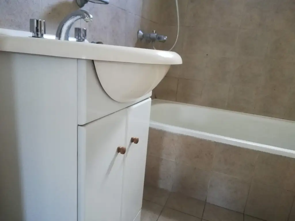 Foto de 60 y 22 Al frente 1 dormitorio con placard, balcón, living comedor. Muy, imagen 3