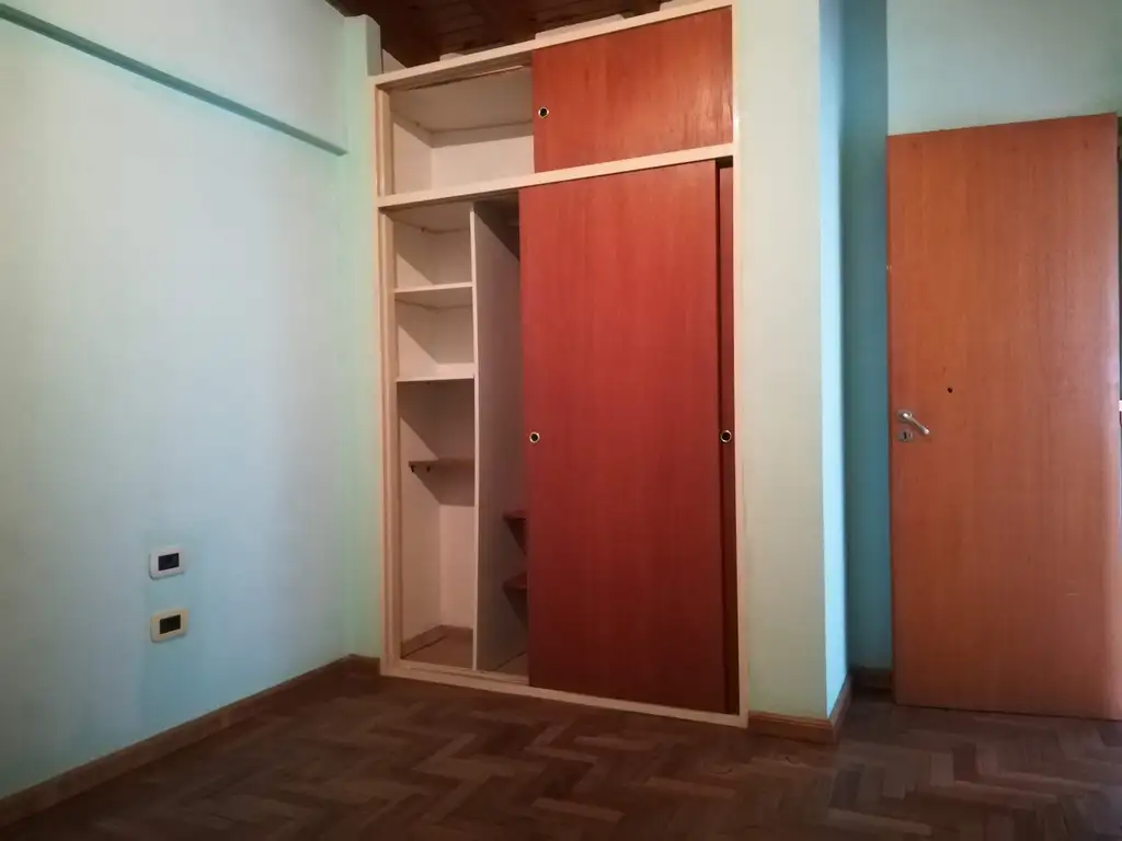 Foto de 60 y 22 Al frente 1 dormitorio con placard, balcón, living comedor. Muy, imagen 4