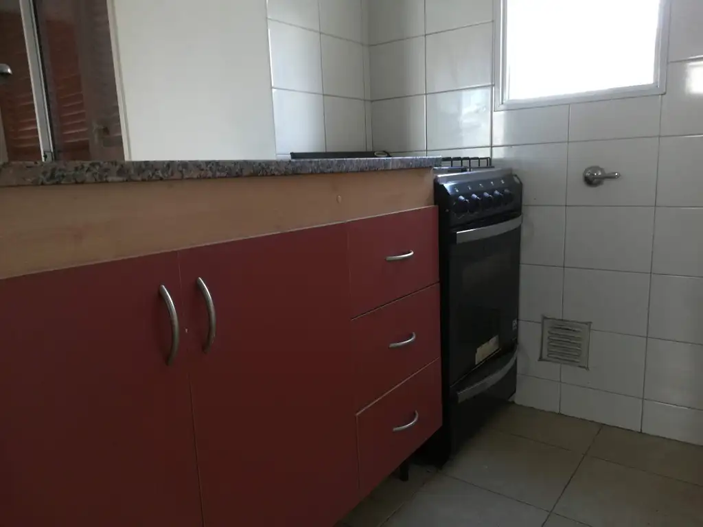 Foto de 60 y 22 Al frente 1 dormitorio con placard, balcón, living comedor. Muy, imagen 1