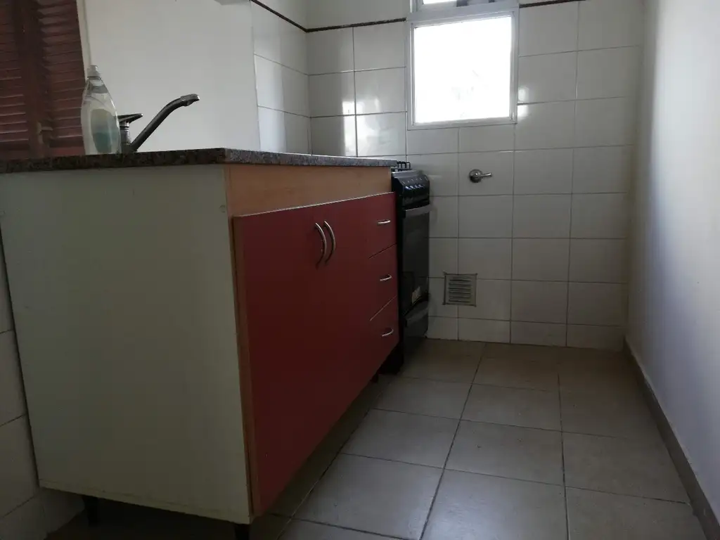 Foto de 60 y 22 Al frente 1 dormitorio con placard, balcón, living comedor. Muy, imagen 3
