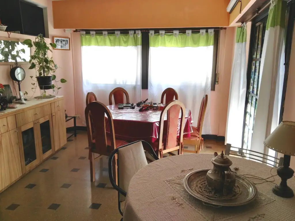 Foto de Casa de 5 Ambientes con Cochera Doble Patio y Terraza, imagen 3