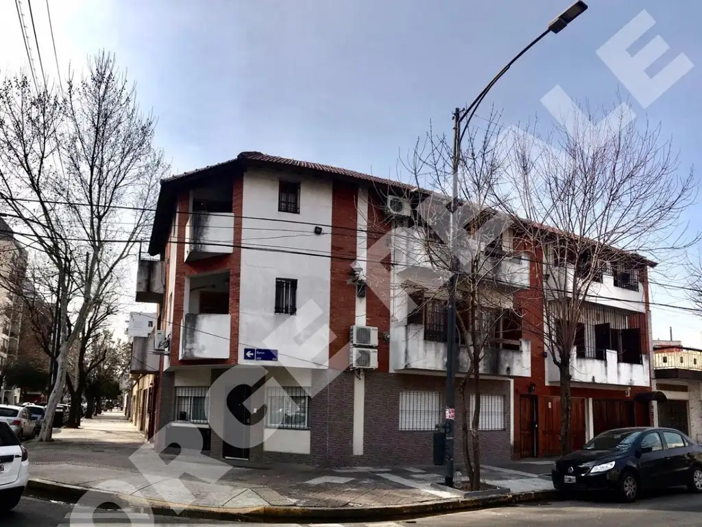 Foto de DEPARTAMENTO TIPO CASA UBICADO A UNA CUADRA DE RIVADAVIA, imagen 1