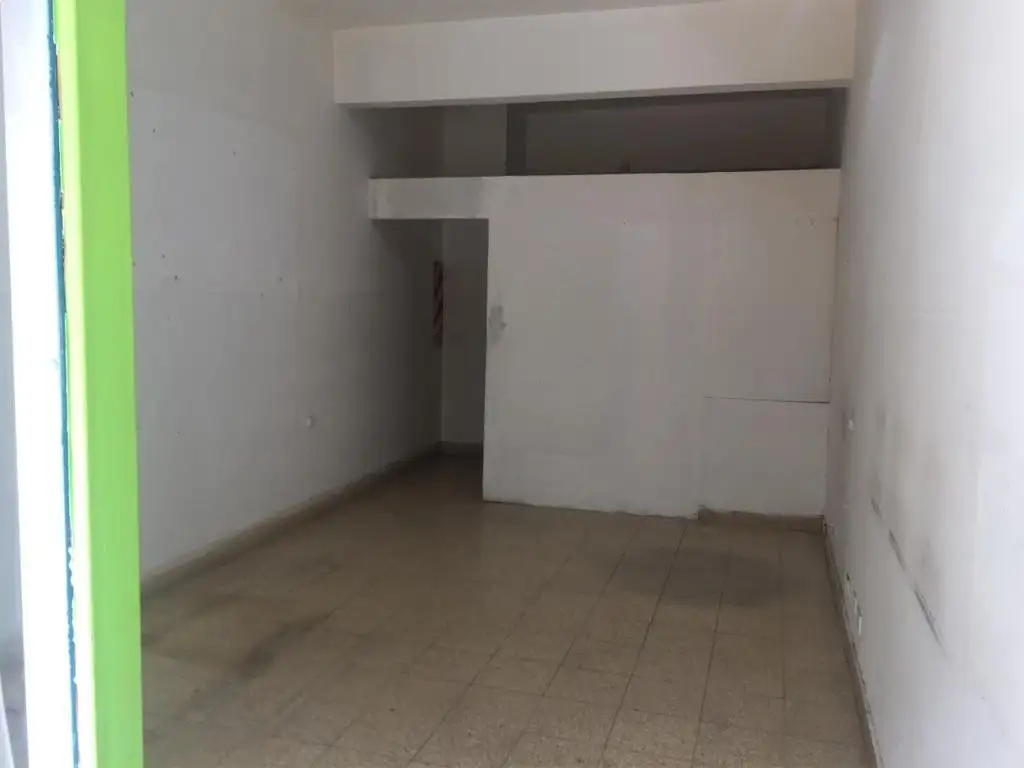 Foto de VENTA CON RENTA LOCAL 2 PLANTAS PB. 35 M2 SOTANO 50 M2 TOTAL 85 M2, imagen 4