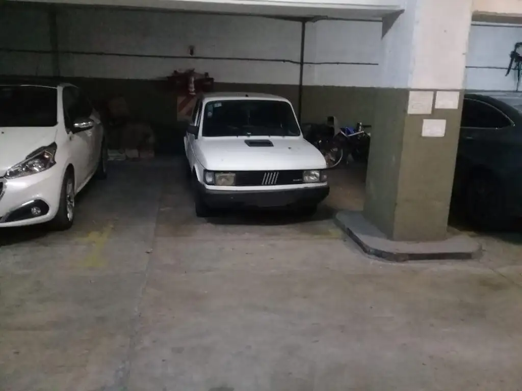 Foto de Cochera cubierta en edificio, imagen 4