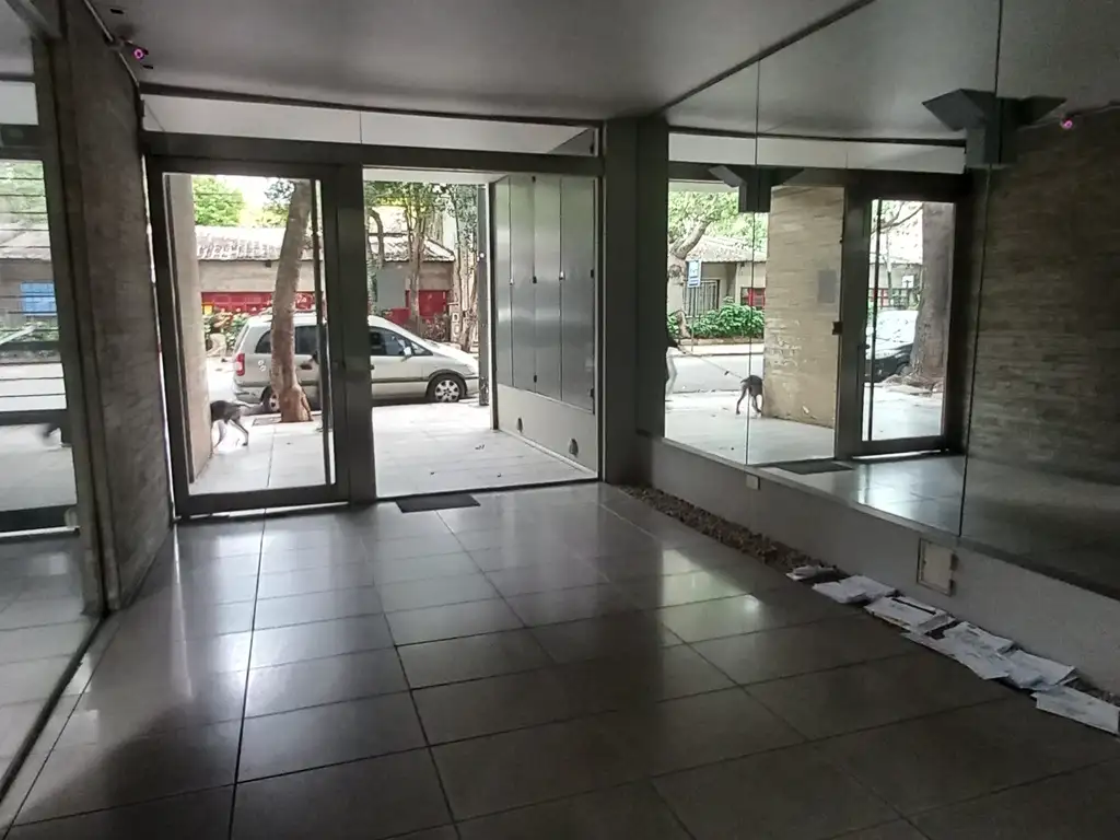Foto de Monoambiente Categoria, frente, pisos tarugados, Edificio Pileta con, imagen 2